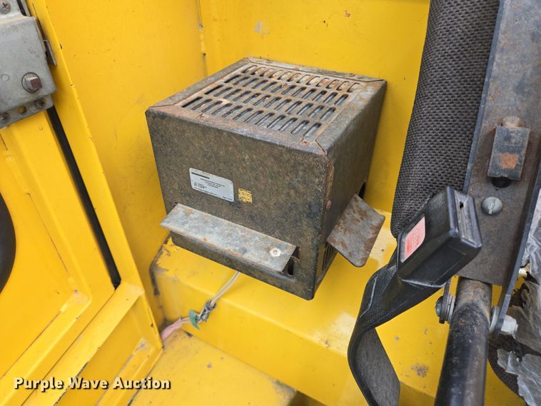 image for item DT4777 1998 Galion 150FA crane