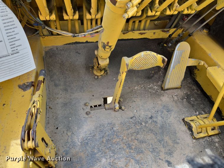 image for item DT4777 1998 Galion 150FA crane