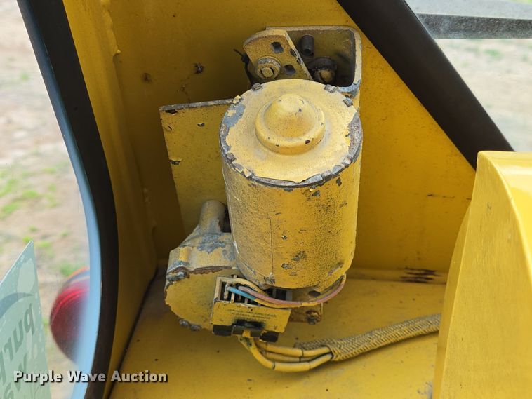 image for item DT4777 1998 Galion 150FA crane