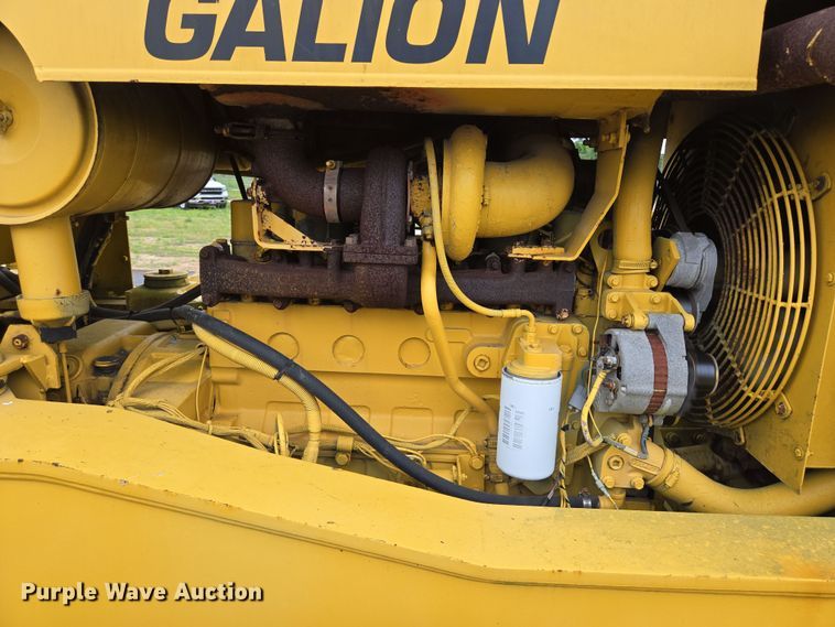 image for item DT4777 1998 Galion 150FA crane