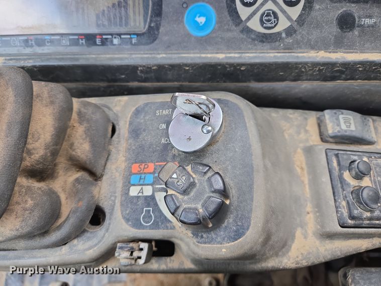 image for item DT4789 2008 Link Belt 210X2 excavator