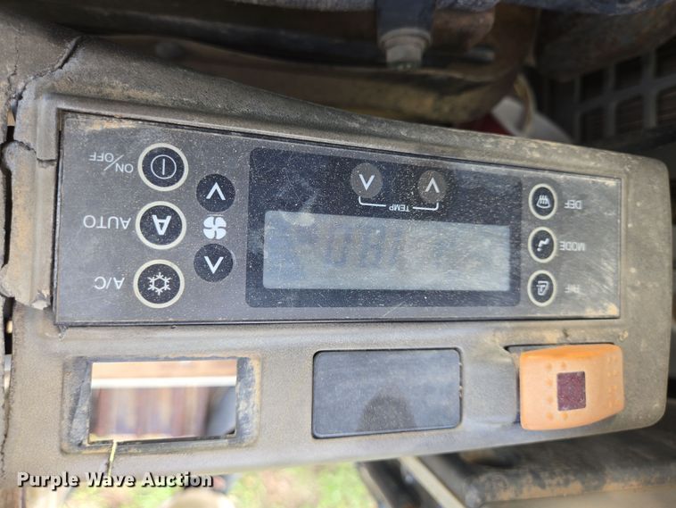 image for item DT4789 2008 Link Belt 210X2 excavator