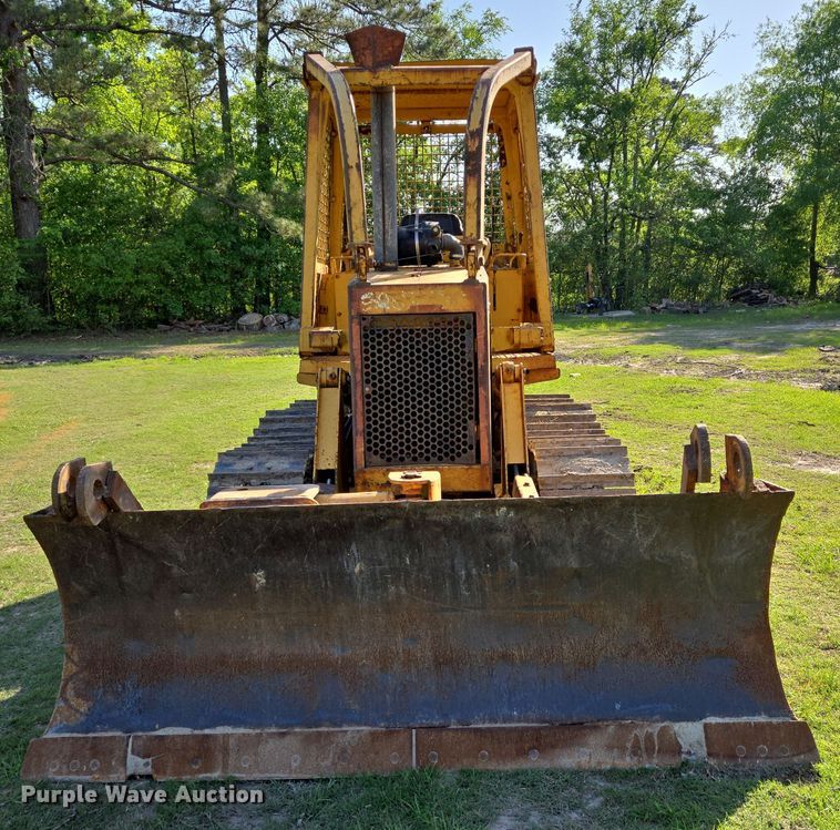 image for item DT4802 1993 Caterpillar D3C dozer