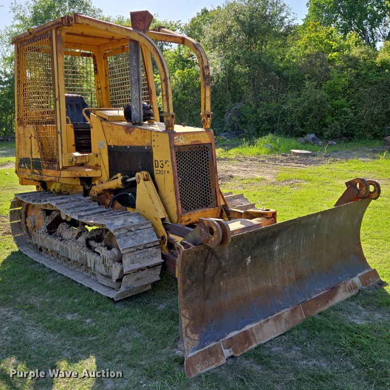 image for item DT4802 1993 Caterpillar D3C dozer