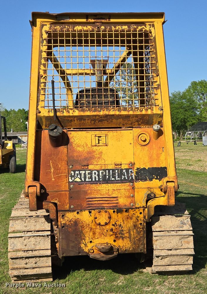 image for item DT4802 1993 Caterpillar D3C dozer