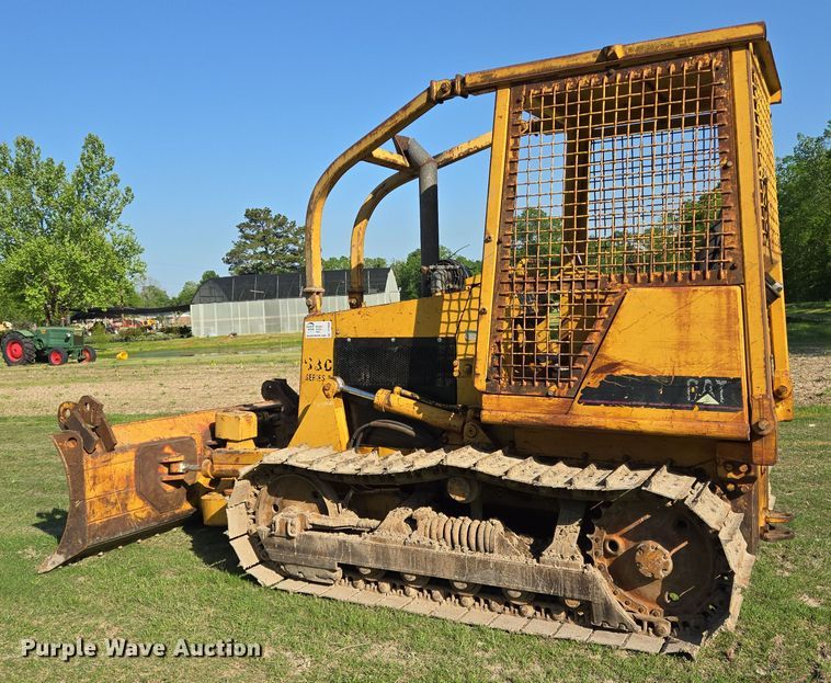 image for item DT4802 1993 Caterpillar D3C dozer