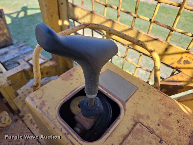 image for item DT4802 1993 Caterpillar D3C dozer