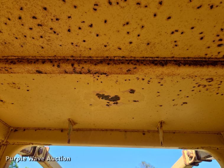 image for item DT4802 1993 Caterpillar D3C dozer