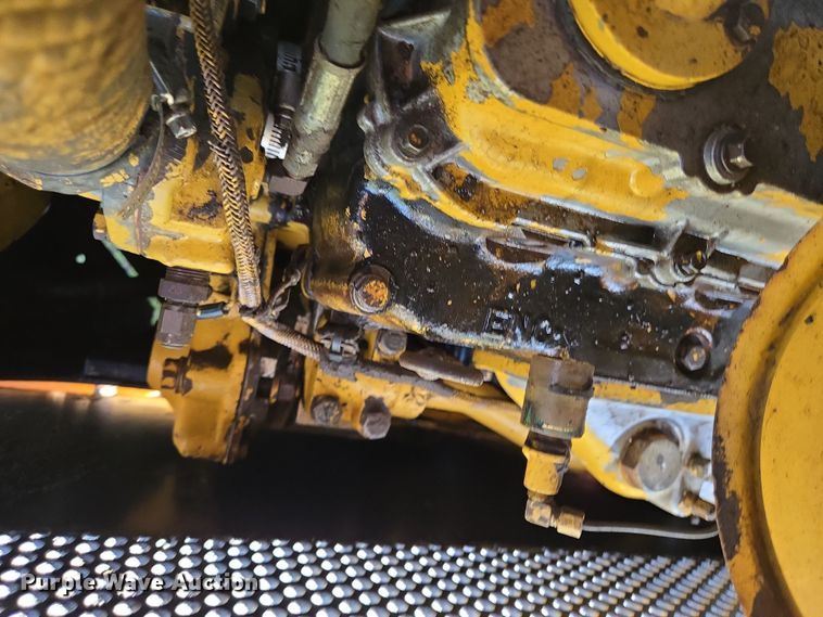 image for item DT4802 1993 Caterpillar D3C dozer