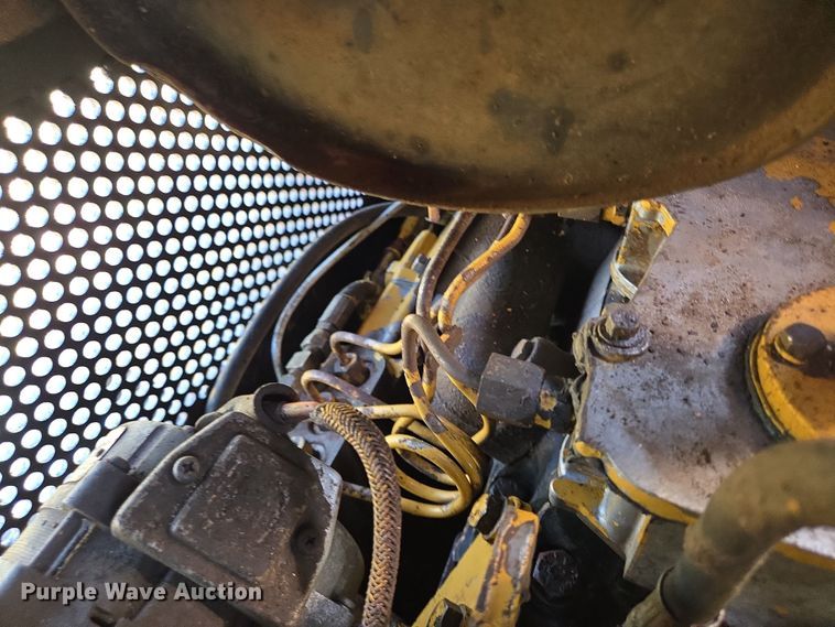 image for item DT4802 1993 Caterpillar D3C dozer