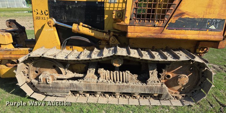 image for item DT4802 1993 Caterpillar D3C dozer