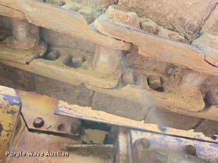 image for item DT4802 1993 Caterpillar D3C dozer