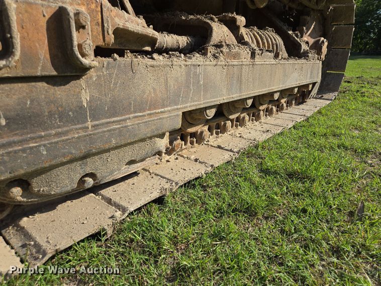 image for item DT4802 1993 Caterpillar D3C dozer