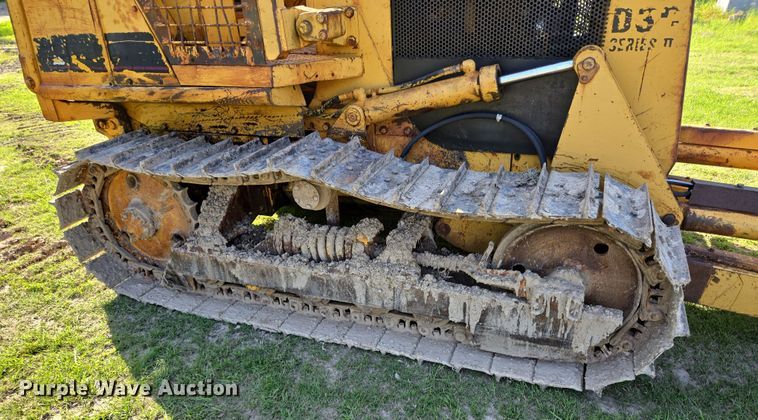 image for item DT4802 1993 Caterpillar D3C dozer