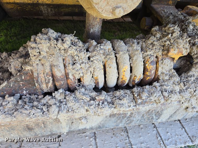 image for item DT4802 1993 Caterpillar D3C dozer