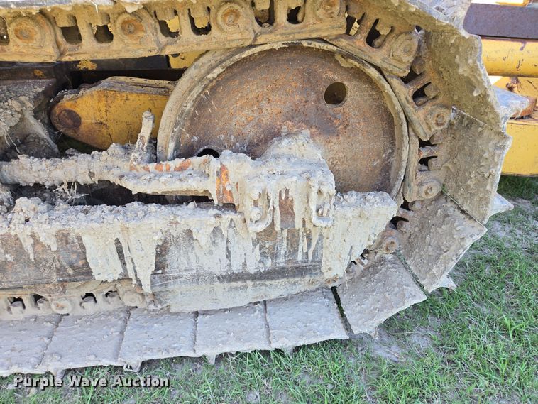 image for item DT4802 1993 Caterpillar D3C dozer