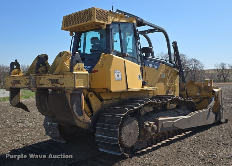 image for item DT6781 2012 John Deere 850K dozer