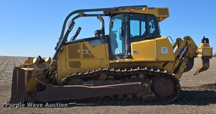 image for item DT6781 2012 John Deere 850K dozer