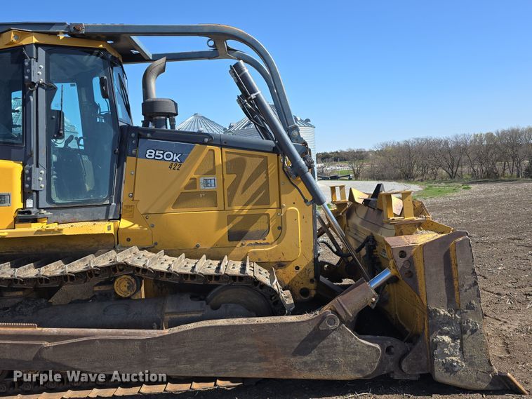 image for item DT6781 2012 John Deere 850K dozer