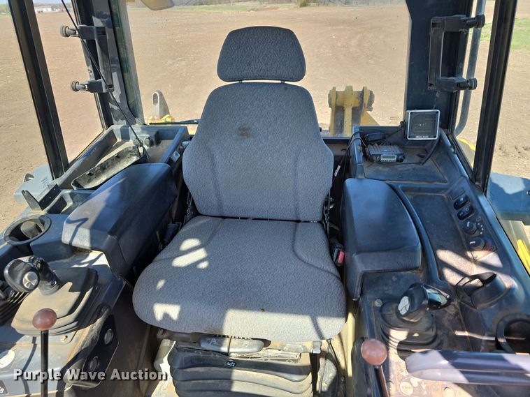 image for item DT6781 2012 John Deere 850K dozer