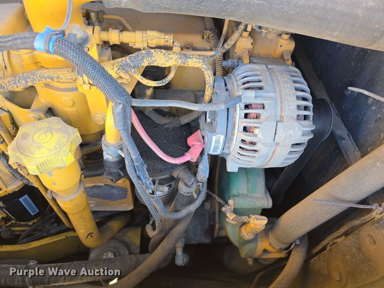 image for item DT6781 2012 John Deere 850K dozer