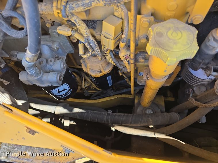 image for item DT6781 2012 John Deere 850K dozer