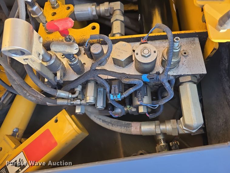 image for item DT6781 2012 John Deere 850K dozer