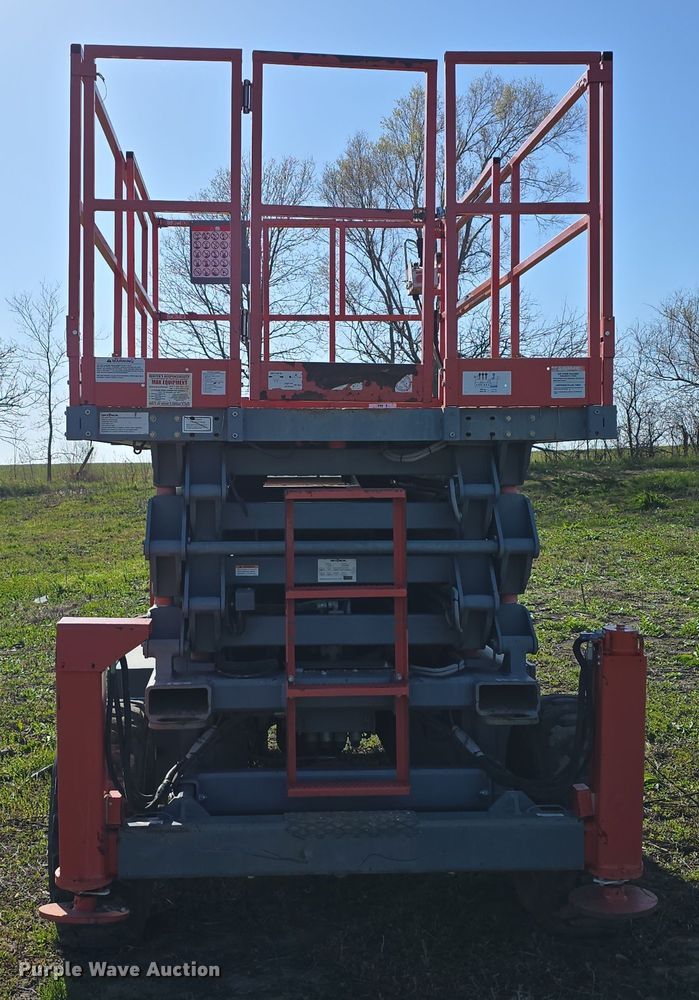 image for item DT6784 2003 SkyJack SJ7135 scissor lift