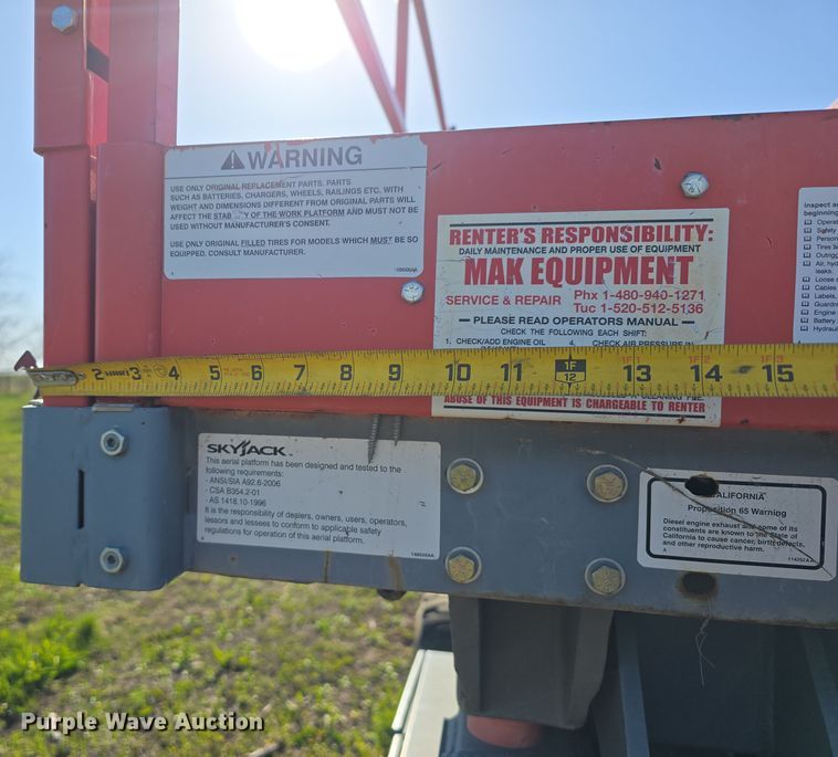 image for item DT6784 2003 SkyJack SJ7135 scissor lift