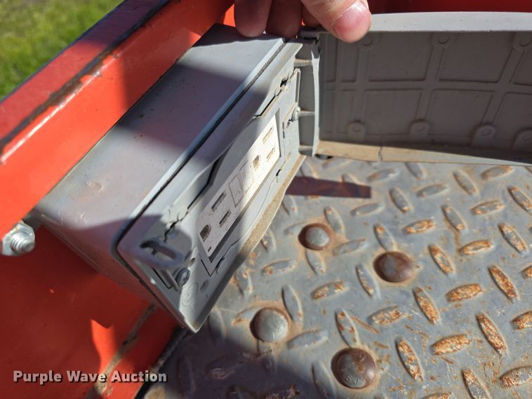 image for item DT6784 2003 SkyJack SJ7135 scissor lift