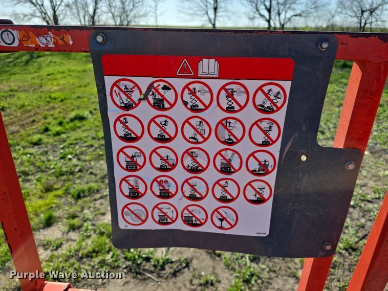 image for item DT6784 2003 SkyJack SJ7135 scissor lift