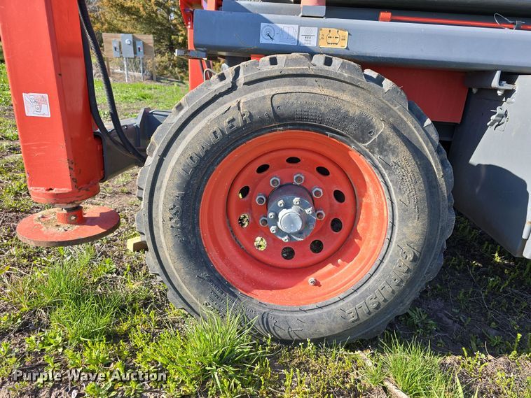 image for item DT6784 2003 SkyJack SJ7135 scissor lift