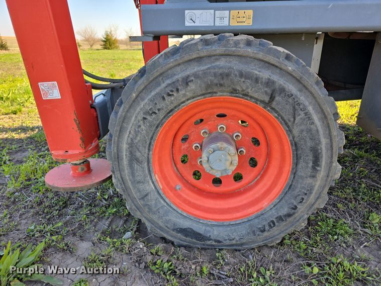 image for item DT6784 2003 SkyJack SJ7135 scissor lift