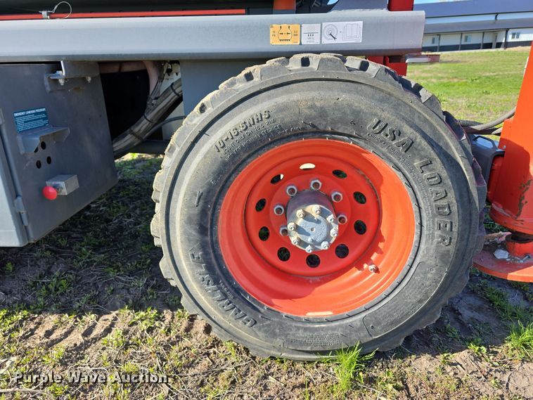 image for item DT6784 2003 SkyJack SJ7135 scissor lift