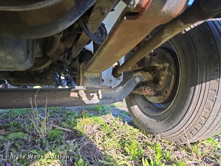 image for item DT6785 2000 Freightliner FL70 semi truck