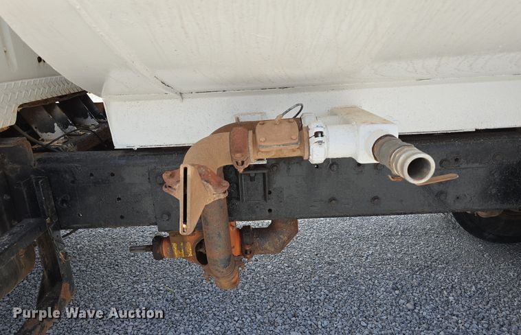 image for item DT6795 1987 International F2574 water truck