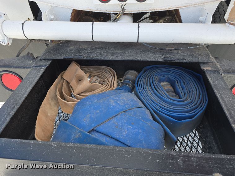 image for item DT6795 1987 International F2574 water truck