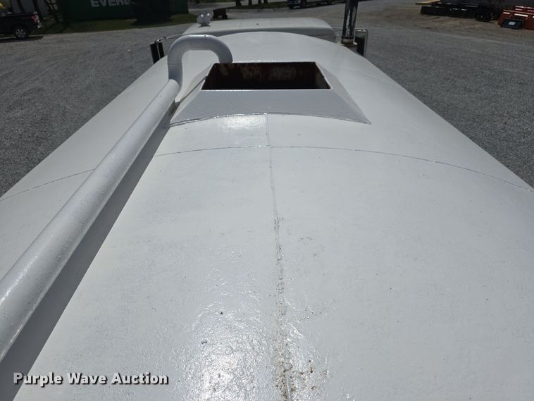 image for item DT6795 1987 International F2574 water truck