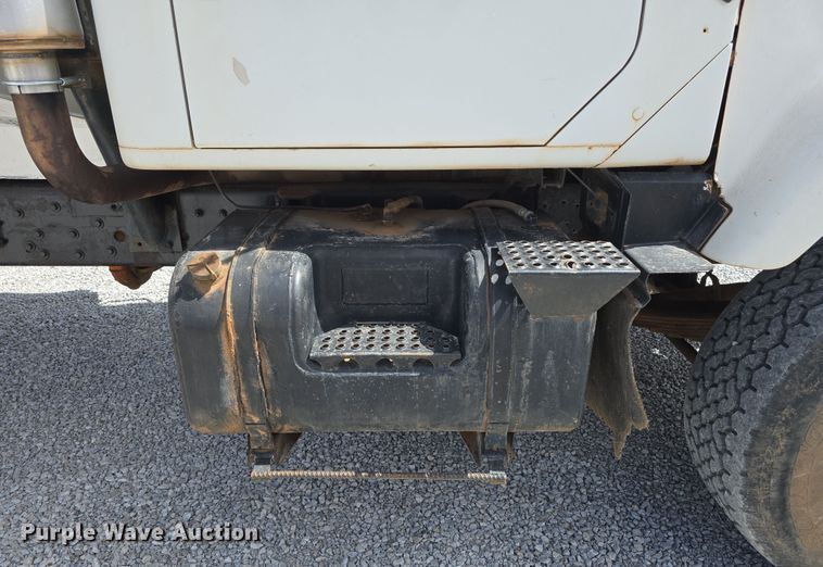 image for item DT6795 1987 International F2574 water truck