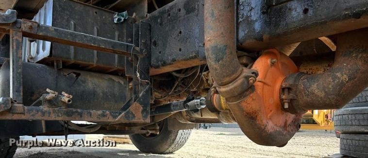 image for item DT6795 1987 International F2574 water truck