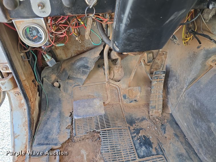 image for item DT6795 1987 International F2574 water truck