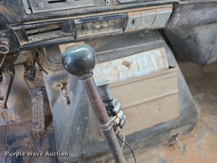 image for item DT6795 1987 International F2574 water truck