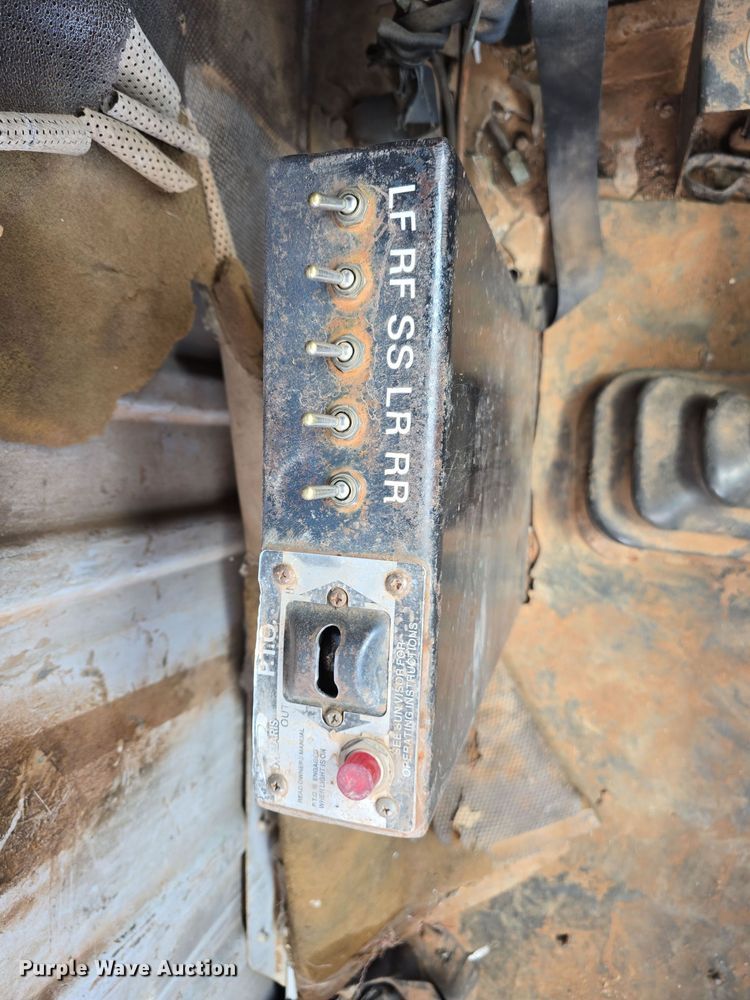 image for item DT6795 1987 International F2574 water truck