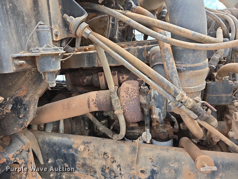 image for item DT6795 1987 International F2574 water truck