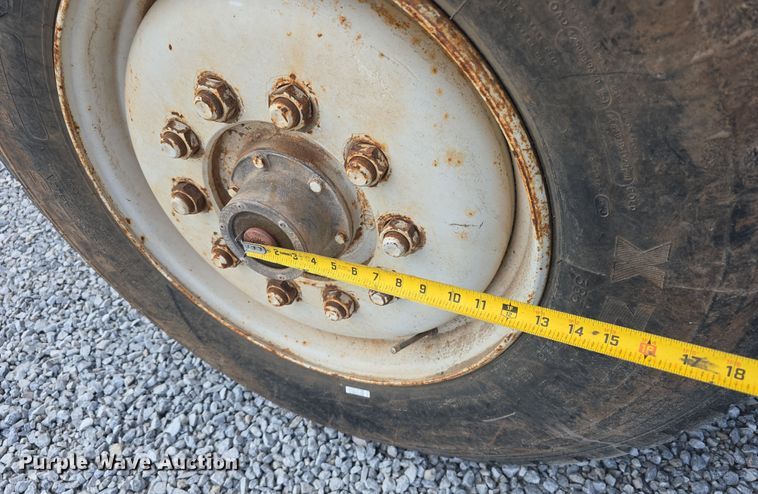 image for item DT6795 1987 International F2574 water truck