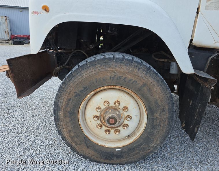 image for item DT6795 1987 International F2574 water truck