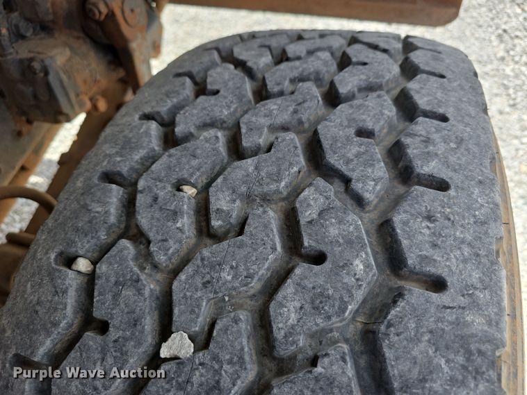 image for item DT6795 1987 International F2574 water truck