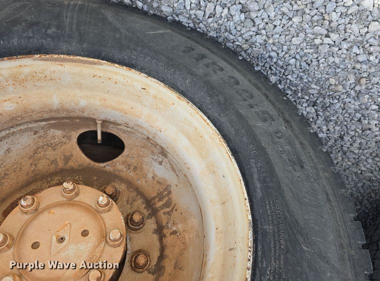 image for item DT6795 1987 International F2574 water truck