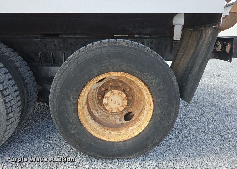 image for item DT6795 1987 International F2574 water truck