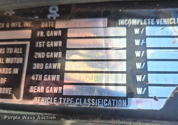 image for item DT6795 1987 International F2574 water truck